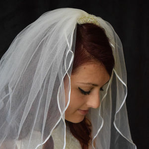 Ribbon-edged Bejeweled 2 Layer Veil